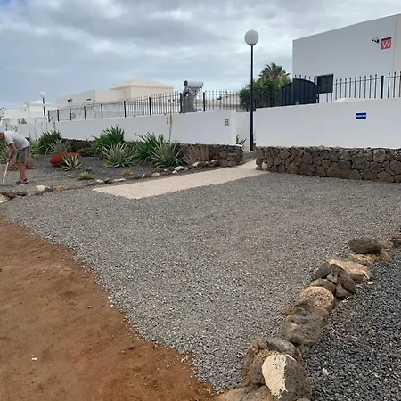 Linda Villa *