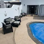 Linda * Playa Blanca (Lanzarote)